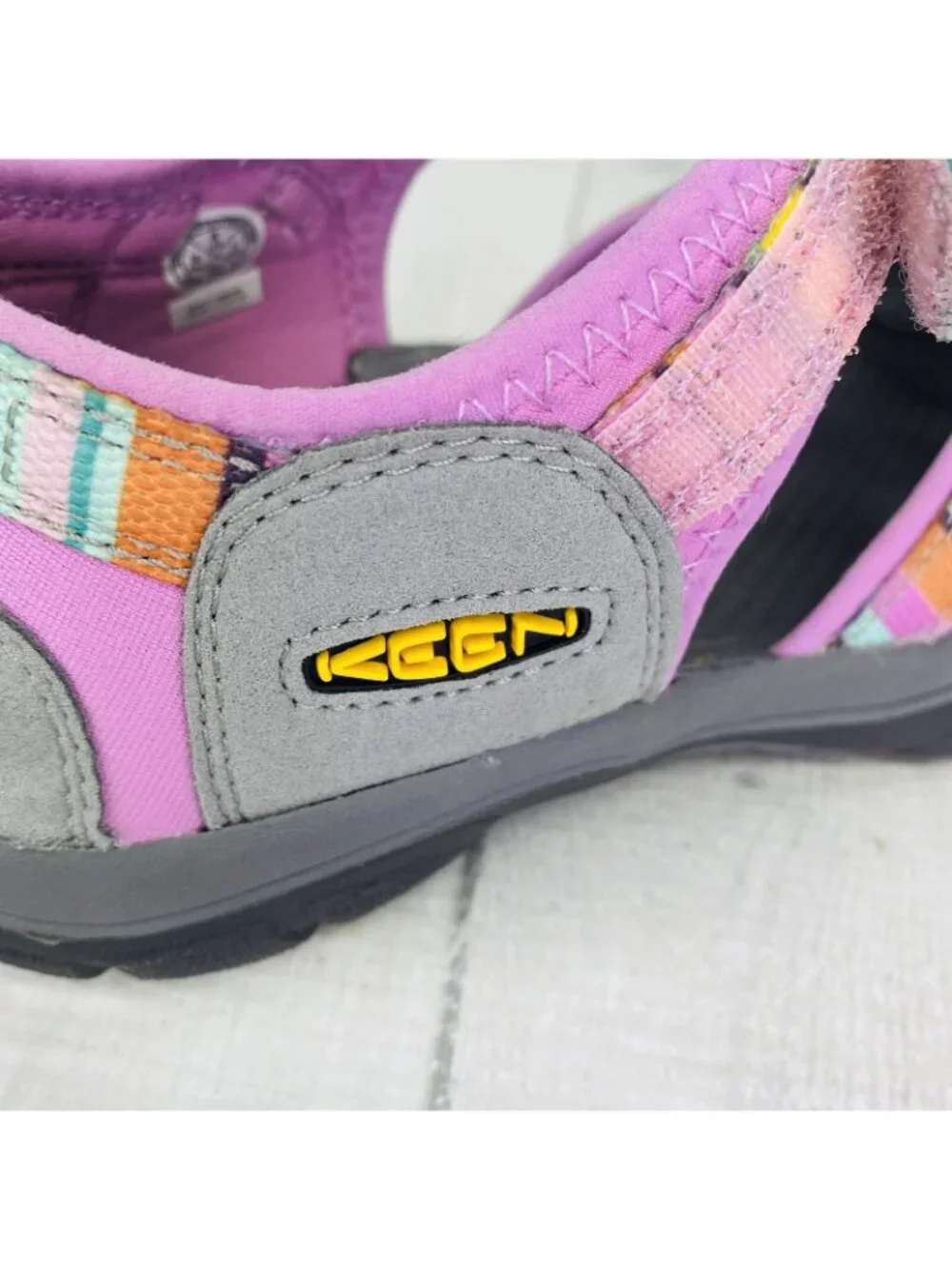 Keen Women VENICE Stripe Pink Gray Waterproof Closed Toe Sport Sandals Sz 6 NEW